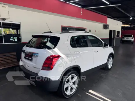 Tracker 1.8 LTZ com teto solar