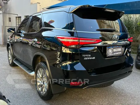 HILUX SW4 2.8 D-4d Turbo SRX 7L 4X4