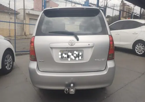Corolla Fielder automática