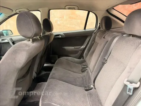 ASTRA 2.0 MPFI Advantage 8V