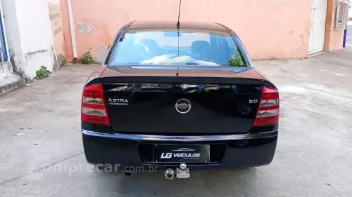 ASTRA 2.0 MPFI Elegance Sedan 8V Multipower