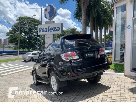 Hilux SW4 SR 4x2 2.7/ 2.7 Flex 16V Aut.