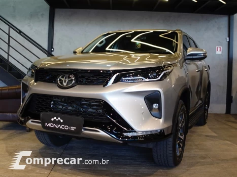 Toyota Hilux SW4 2.8 16V 4P SRX PLATINUM 4X4 7 LUGARES TURBO DIESEL 4 portas