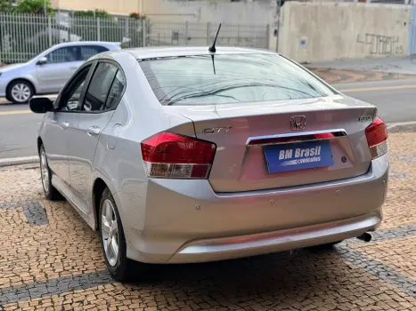 CITY 1.5 LX Sedan 16V