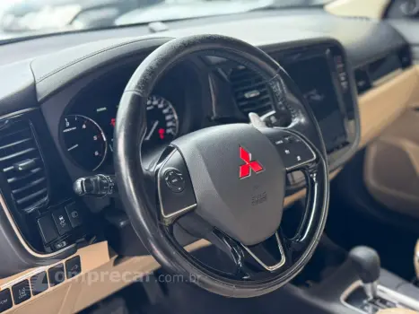 OUTLANDER 2.2 4X4 16V