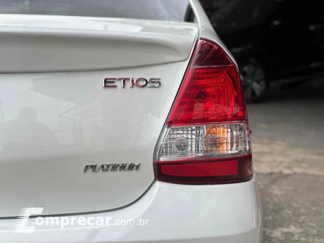 ETIOS 1.5 PLATINUM SEDAN 16V FLEX 4P AUTOMÁTICO