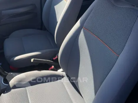 FOX - 1.0 MI 8V 4P MANUAL
