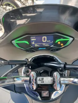 PCX 160 DLX