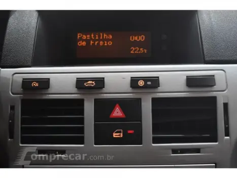 VECTRA SEDAN - 2.0 MPFI ELEGANCE 8V 4P MANUAL