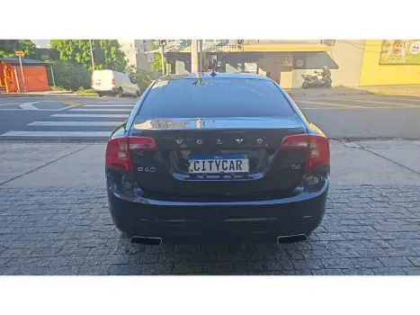 S60 2.0 T4 MOMENTUM GASOLINA 4P AUTOMÁTICO