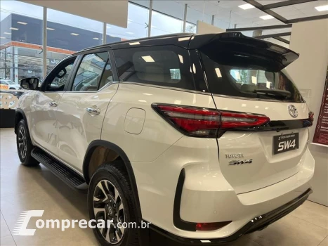 HILUX SW4 2.8 D-4d Turbo Diamond 7L 4X4