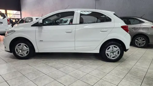 ONIX HATCH LT 1.0 8V FlexPower 5p Mec.