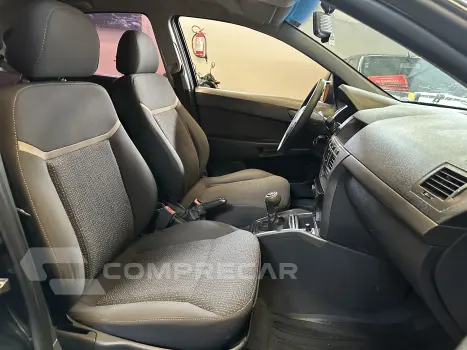 VECTRA 2.0 MPFI Expression 8V