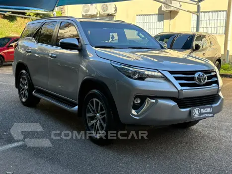 HILUX SW4 2.8 D-4d Turbo SRX 7L 4X4