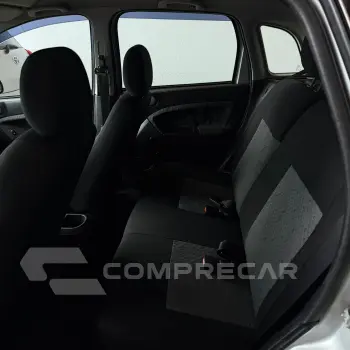 FIESTA 1.6 MPI Class Hatch 8V