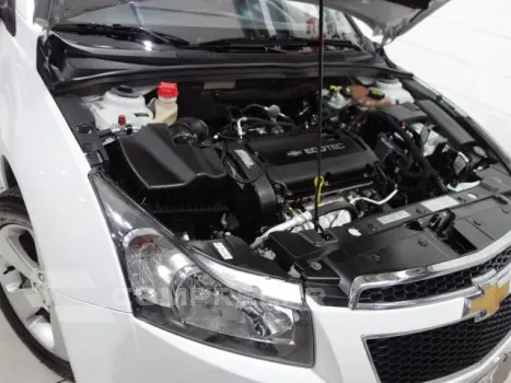 CRUZE SEDAN - 1.8 LT 16V 4P MANUAL