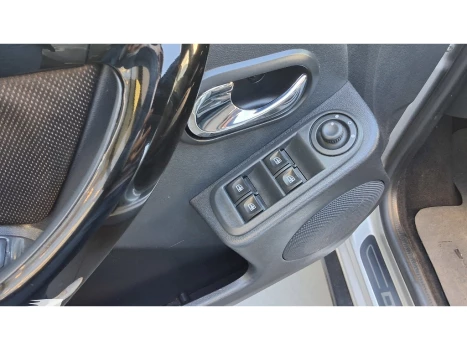 DUSTER 2.0 16V HI-FLEX DYNAMIQUE AUTOMATICO