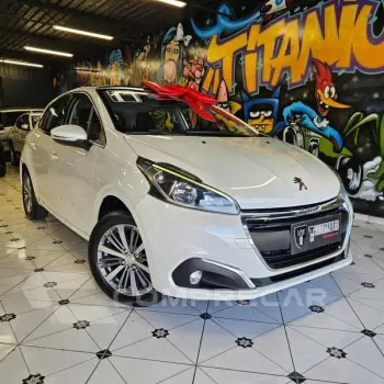 PEUGEOT 208 GRIFFE AT 4 portas