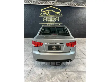 CERATO 1.6 E.213 SEDAN 16V GASOLINA 4P MANUAL