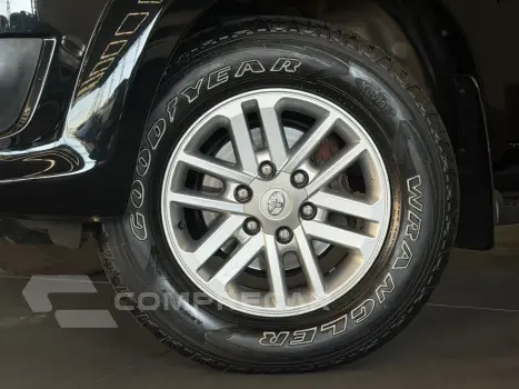 HILUX SW4 3.0 SRV 4X4 7 LUGARES 16V TURBO INTERCOOLER DIESEL
