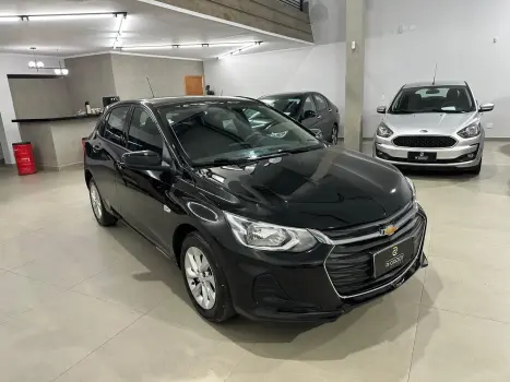 CHEVROLET ONIX HATCH 1.0 12V Flex 5p Mec. 4 portas