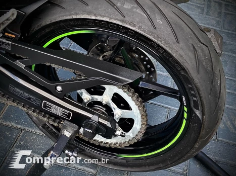 NINJA ZX-4R