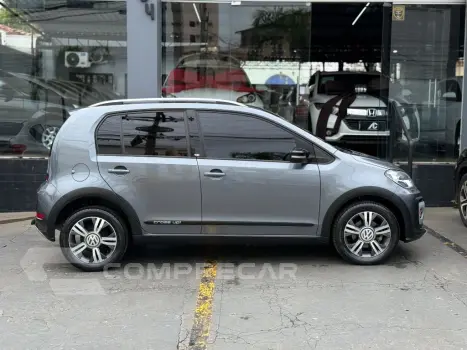 up! cross 1.0 TSI Total Flex 12V 5p