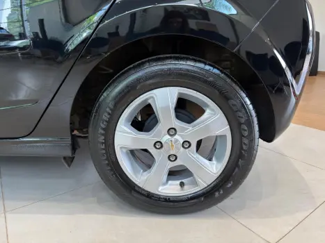 Onix Hatch 1.4 4P FLEX LT