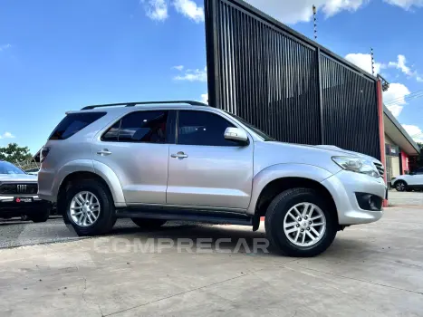 HILUX SW4 3.0 SRV 4X4 16V TURBO INTERCOOLER DIESEL 4P AUTOMÁ