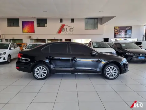 JETTA - 2.0 COMFORTLINE 4P TIPTRONIC