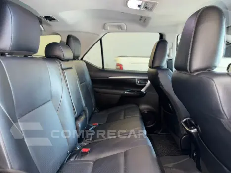 HILUX SW4 2.8 D-4d Turbo SRX 7L 4X4