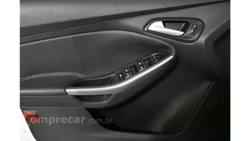 FOCUS SEDAN - 2.0 SE 16V 4P POWERSHIFT