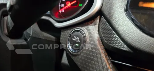 ONIX 1.0 Turbo Plus LT