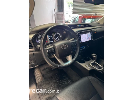 HILUX 2.8 D-4D TURBO DIESEL CD SRX 4X4 AUTOMÁTICO