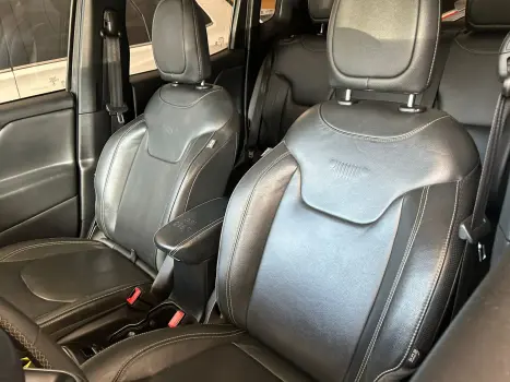 Renegade Long. T270 1.3 TB 4x2 Flex Aut.