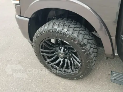 2500 6.7 I6 Turbo Laramie Night Edition CD 4X4