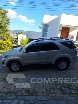 HILUX 3.0 SRV 4X4 CD 7 Lugares 16V Turbo Intercooler