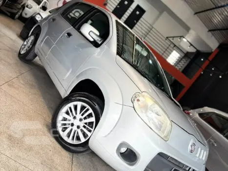 UNO - 1.0 VIVACE 8V 4P MANUAL