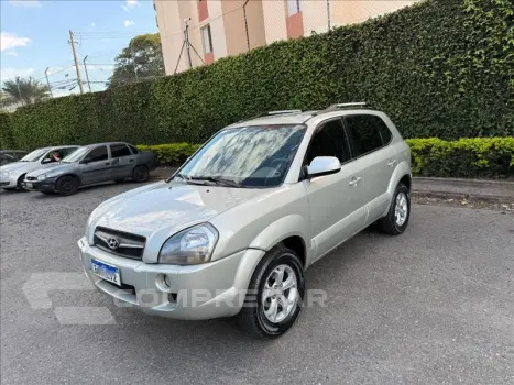 Hyundai TUCSON 2.0 MPFI GLS 16V 143cv 2WD 4 portas