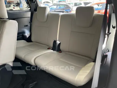 HILUX SW4 2.8 D-4D TURBO DIESEL DIAMOND 7L 4X4 AUTOMÁTICO