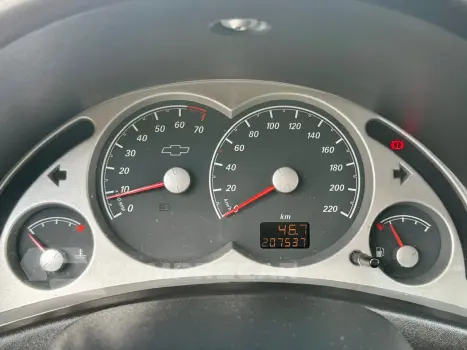 CORSA 1.4 MPFI Premium Sedan 8V