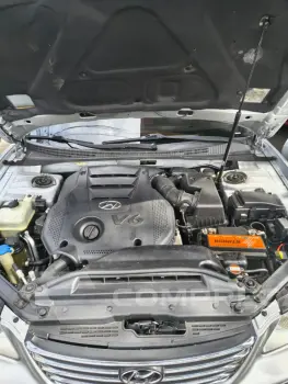 AZERA 3.3 MPFI GLS Sedan V6 24V