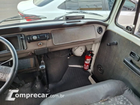 KOMBI 1.6 MI STD Escolar 8V