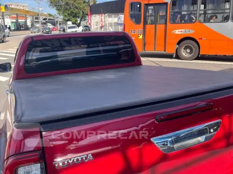 Hilux 2.8 D-4D TURBO DIESEL CD SRX 4X4 AUTOMÁTICO