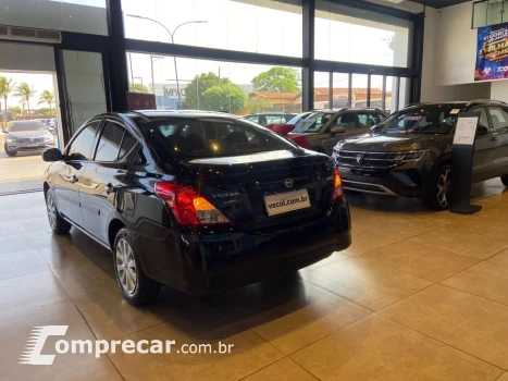Versa Sedan 1.6 16V 4P FLEX S