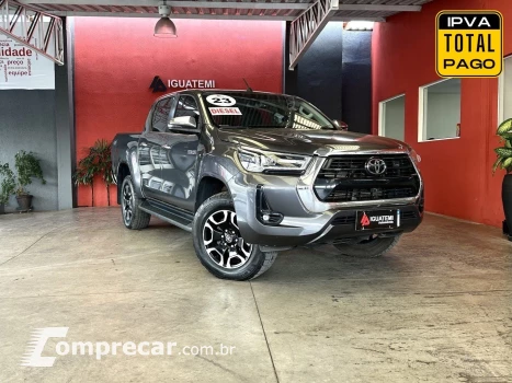Toyota HILUX 2.8 D-4D TURBO DIESEL CD SRX 4X4 AUTOMÁTICO 4 portas