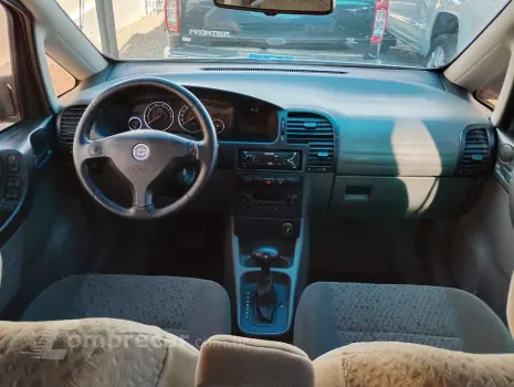 Zafira 2.0 4P FLEX ELEGANCE AUTOMÁTICO