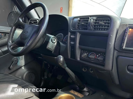 BLAZER 2.4 MPFI ADVANTAGE 4X2 8V GASOLINA 4P MANUAL