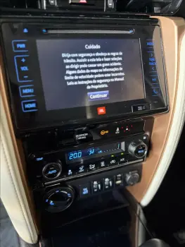 HILUX SW4 2.8 SRX DIAMOND 4X4 7 LUGARES 16V TURBO