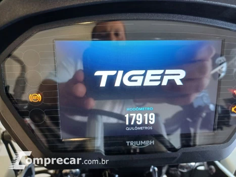 Triumph Tiger 800 XCA